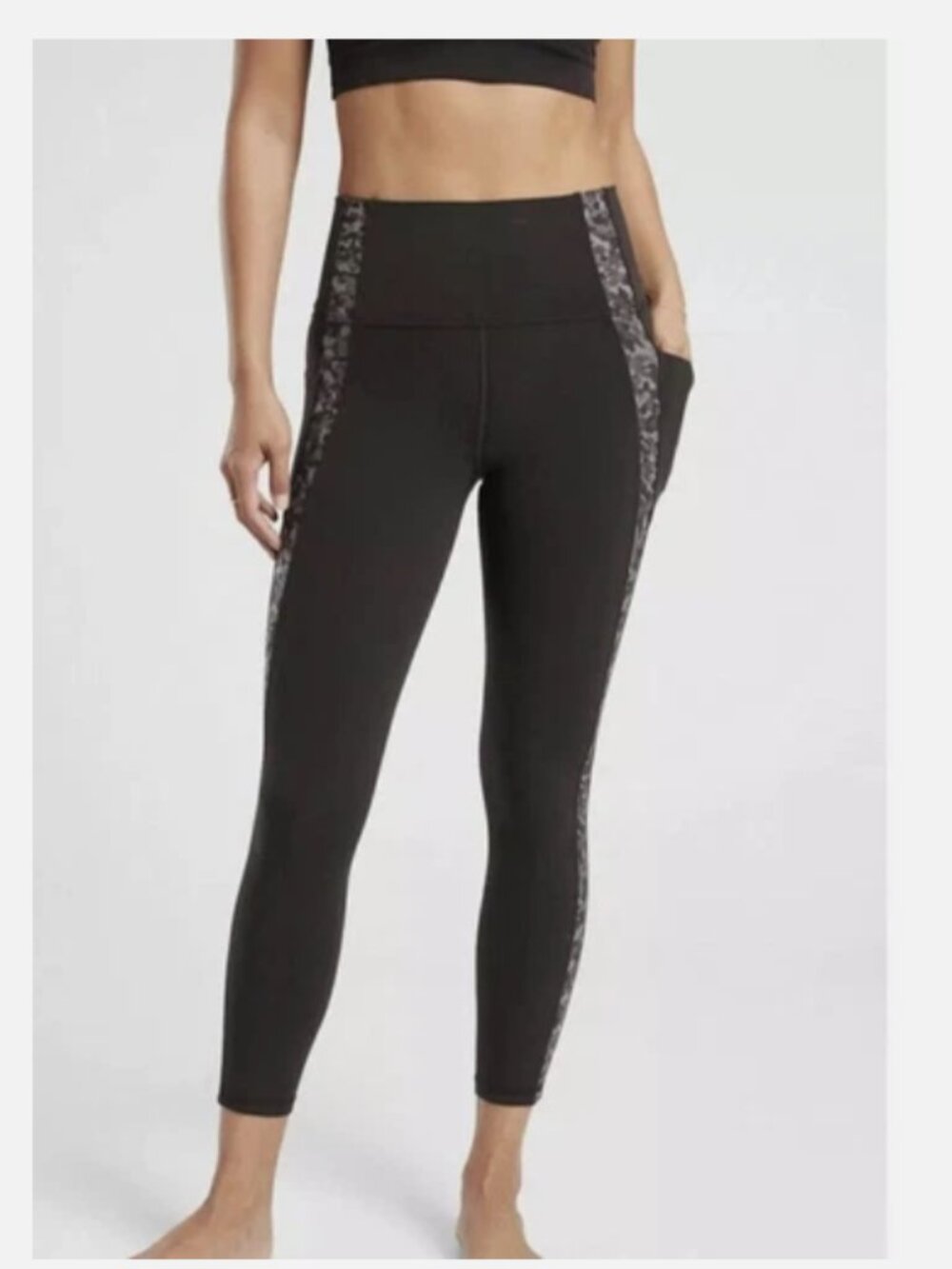 Athleta Salutation Stash Pocket II Serene 7/8 Legging Camo Leggings Size Medium